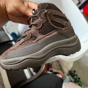 Kids yeezy boot sz 9